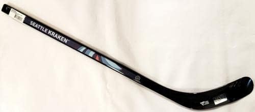 ג'ורדן אברלה חתימה שחור אינגלסקו שחור 24 מיני מקל מיני סיאטל קרקן קנאטים הולו B299858 - מקלות NHL עם חתימה
